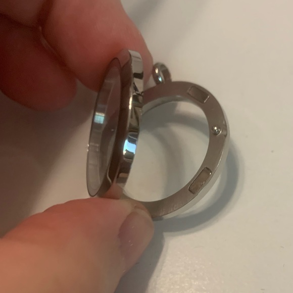 Authentic Origami Owl Large Hinged Silver Legacy Living Locket NWT in Box - Picture 4 of 10